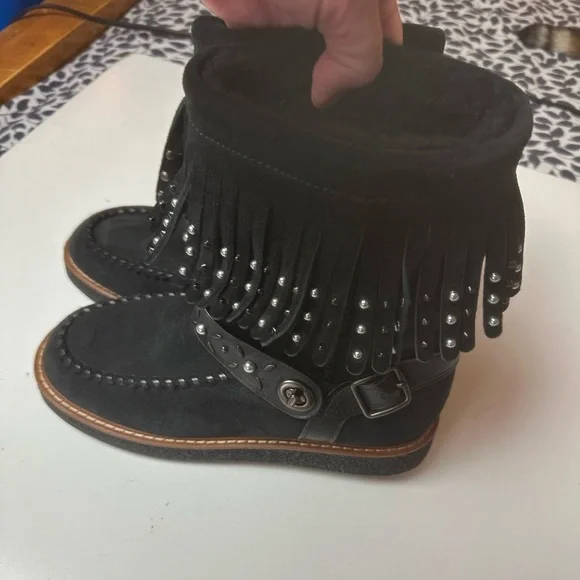 COACH ROCCASIN Black Fringe Silver Studded Suede Shearling Moccasin Boots NWOT 7 - Picture 6 of 15